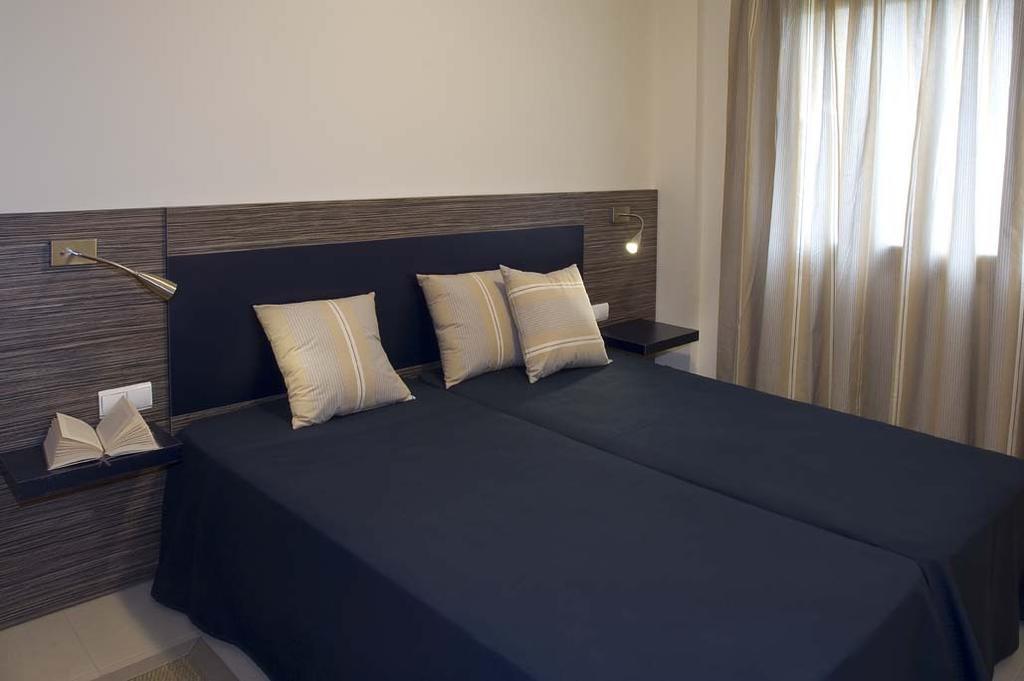 Apartaments Terraza - Salata Mar روساس الغرفة الصورة